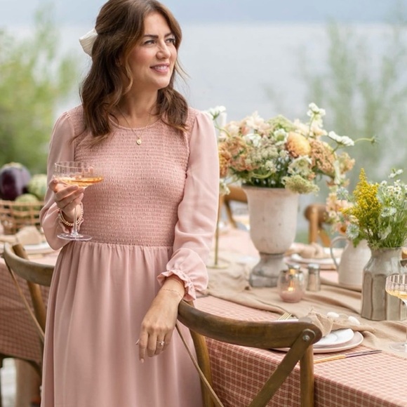 Elegant Pink Midi Dress - Picture 2 of 13